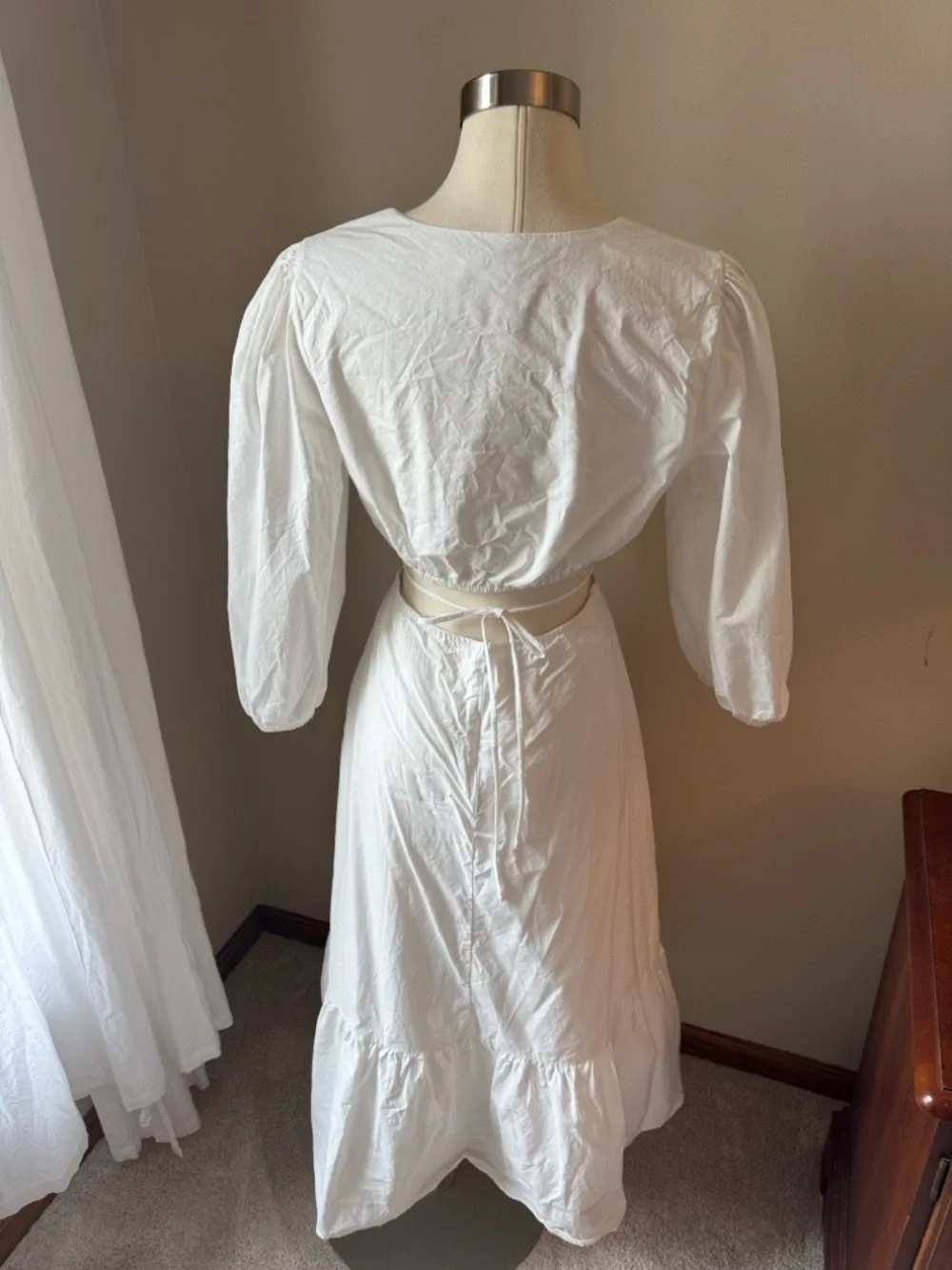 Astr the Label White Cutout Midi Dress with Puff Sleeves - Picture 5 of 5